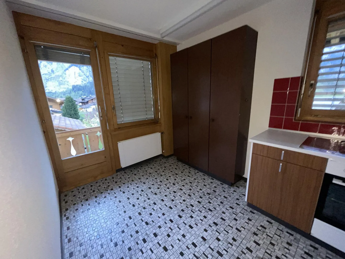 Cozy apartment with balcony and mountain view in Kandersteg - Photo 4 of 7