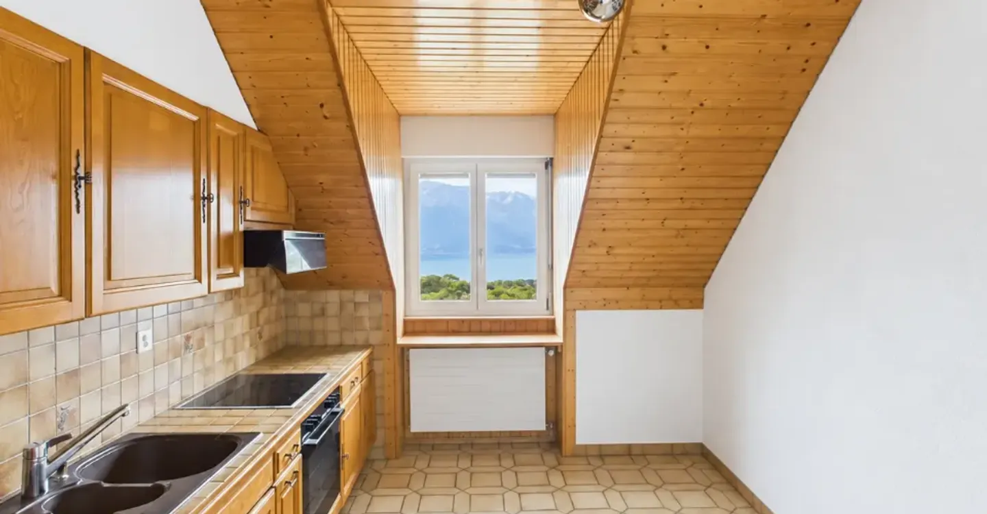 Dachgeschosswohnung mit Seeblick - Foto 3 von 9
