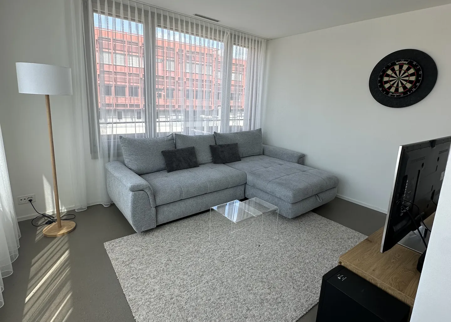 APPARTEMENT 2½ PIÈCES À BASEL - GUNDELDINGEN, MEUBLÉ, TEMPORAIRE - Photo 2 sur 7