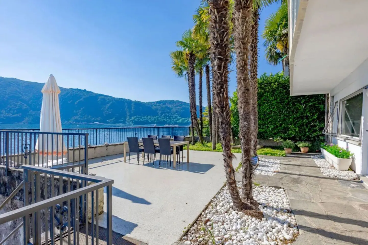 Villa au bord du lac avec quai privé - Photo 7 sur 17