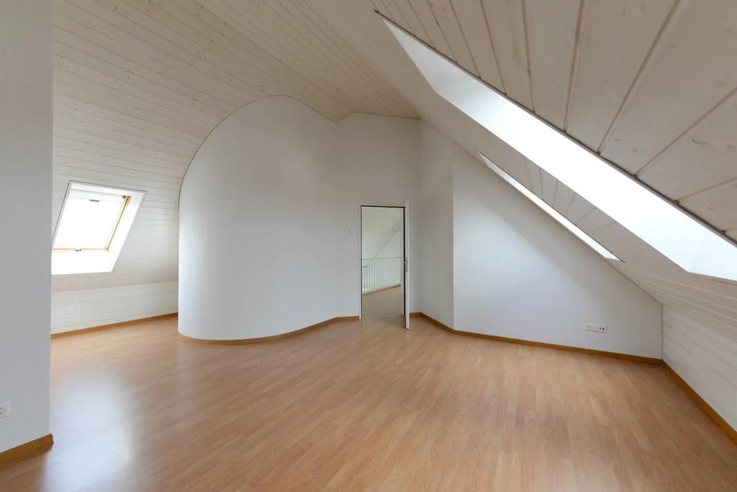 Dreamlike Duplex Apartment - Photo 6 of 11