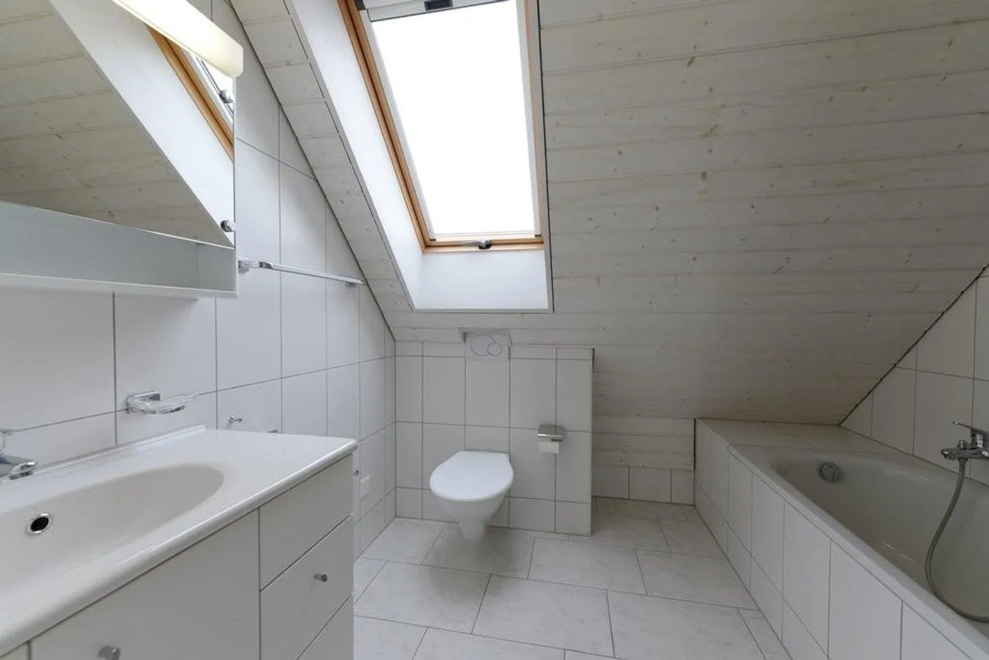 Dreamlike Duplex Apartment - Photo 9 of 11