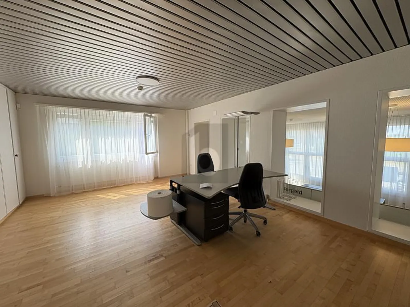 Espace de bureau polyvalent à Aeschi - Photo 3 sur 6