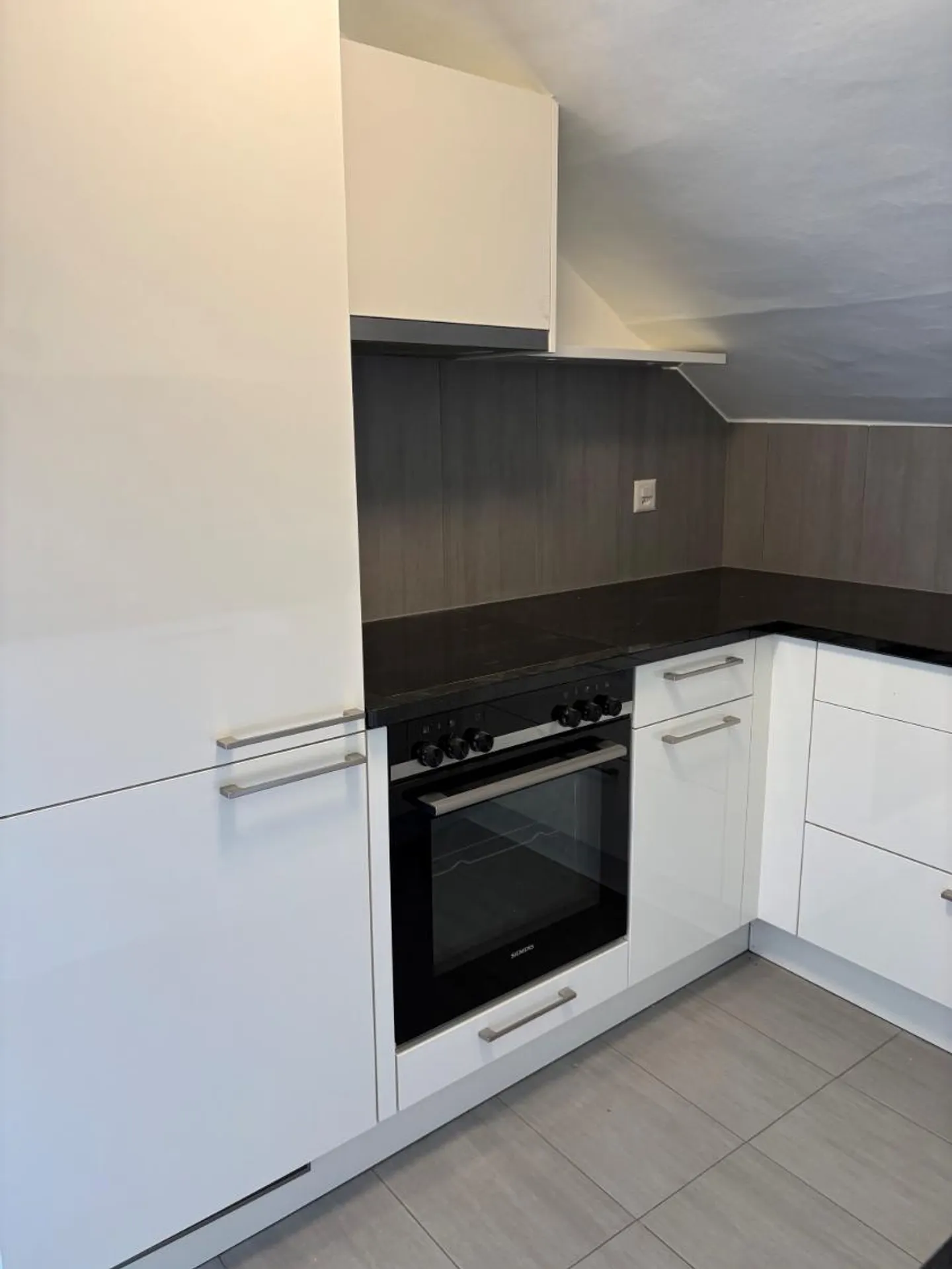 Charmant Appartement Sous Combles - Photo 2 sur 8
