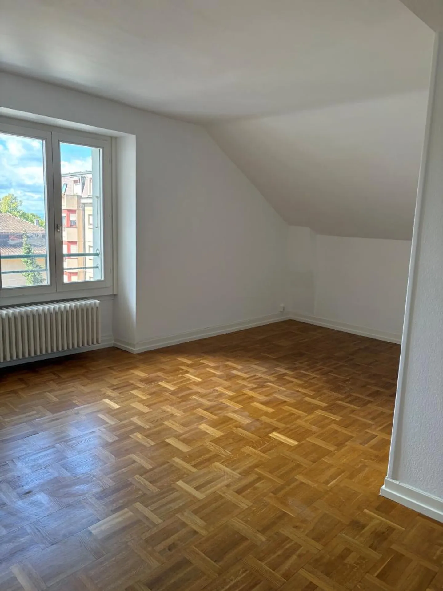 Charmant Appartement Sous Combles - Photo 3 sur 8