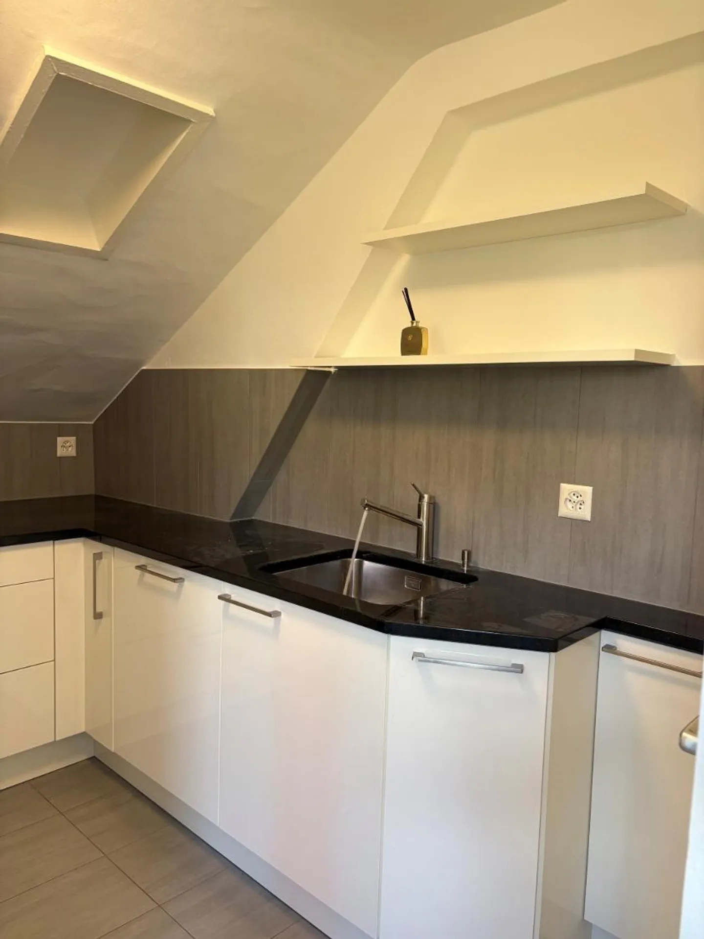 Charmant Appartement Sous Combles - Photo 6 sur 8