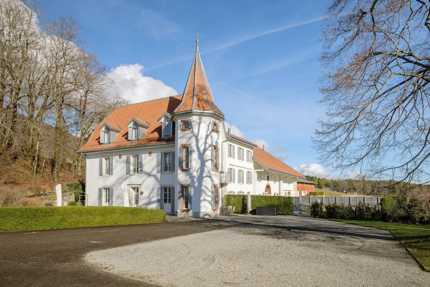 A Castle Life in the Heart of Nature with a View of the Lake - Photo 1 of 12