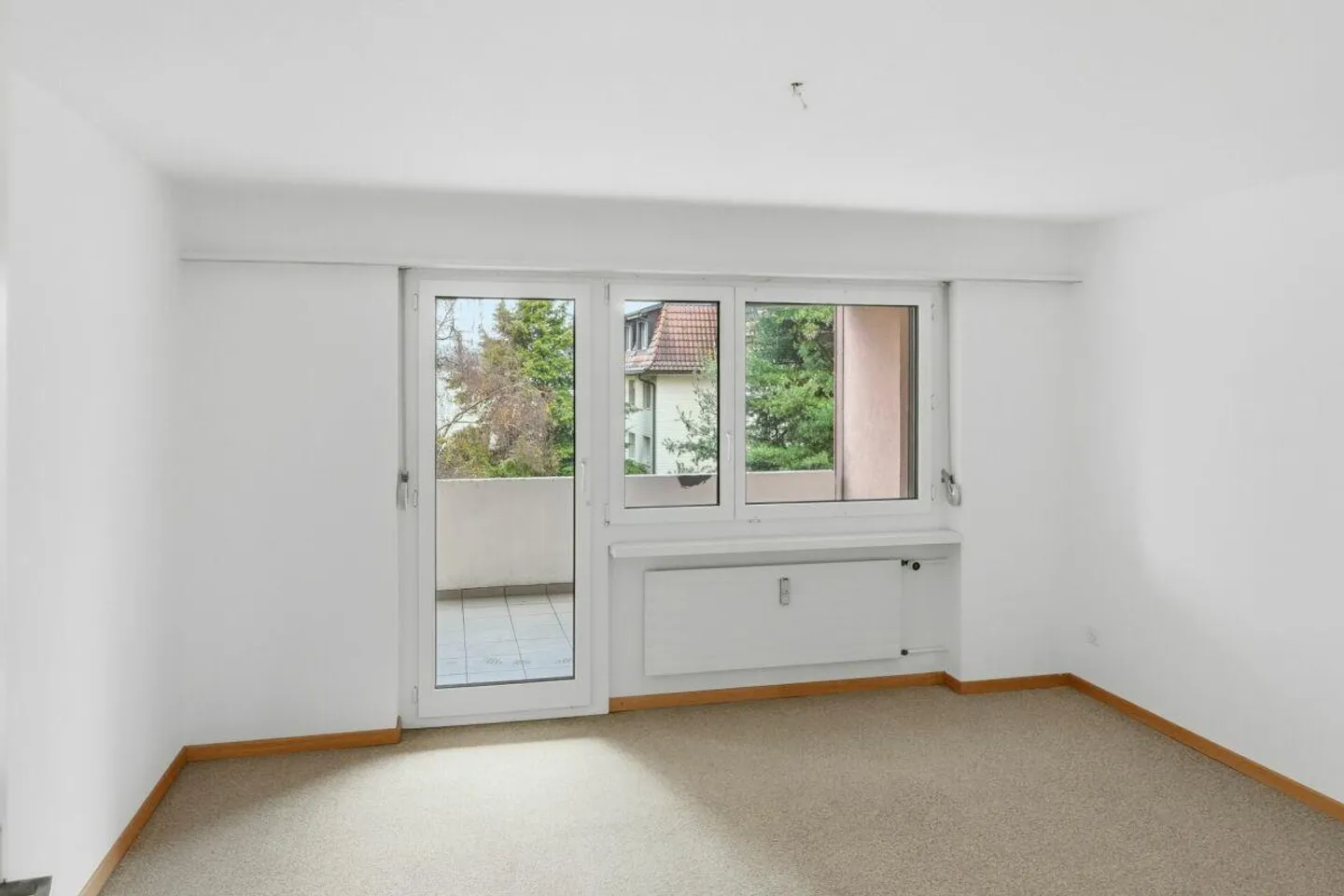 Moderne Wohnung mit grossem Balkon - Foto 4 von 13