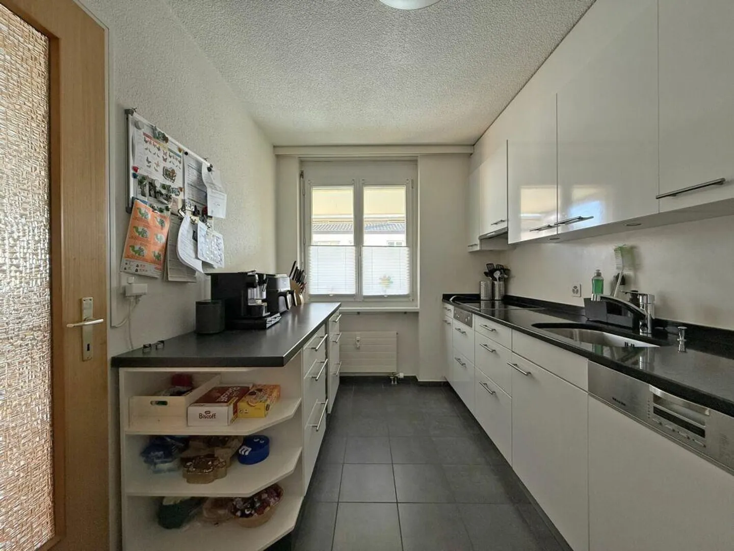 Geräumige Wohnung mit Hobbyraum - Foto 4 von 11
