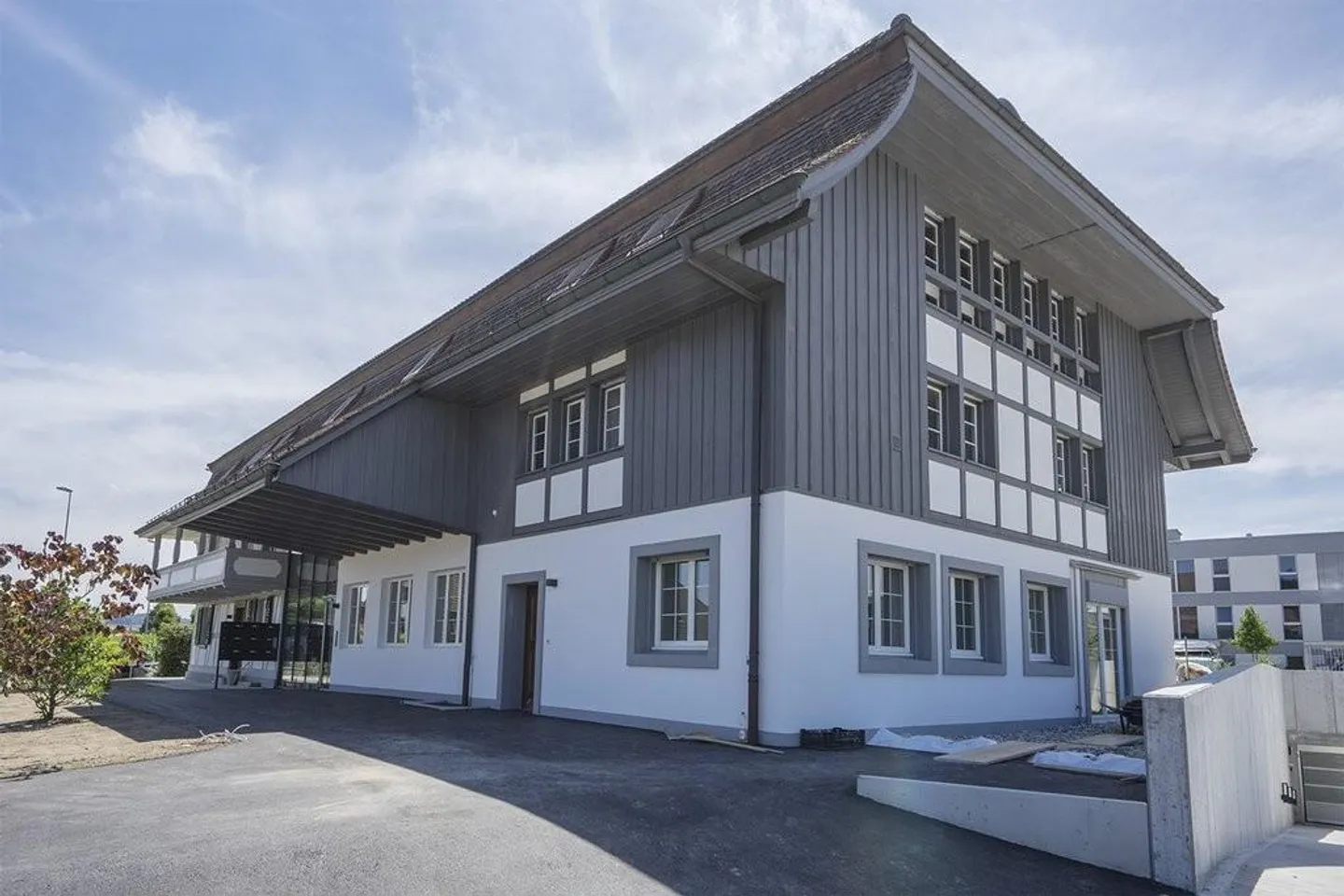 moderne Singlewohnung in saniertem Bauernhaus - Foto 1 von 8