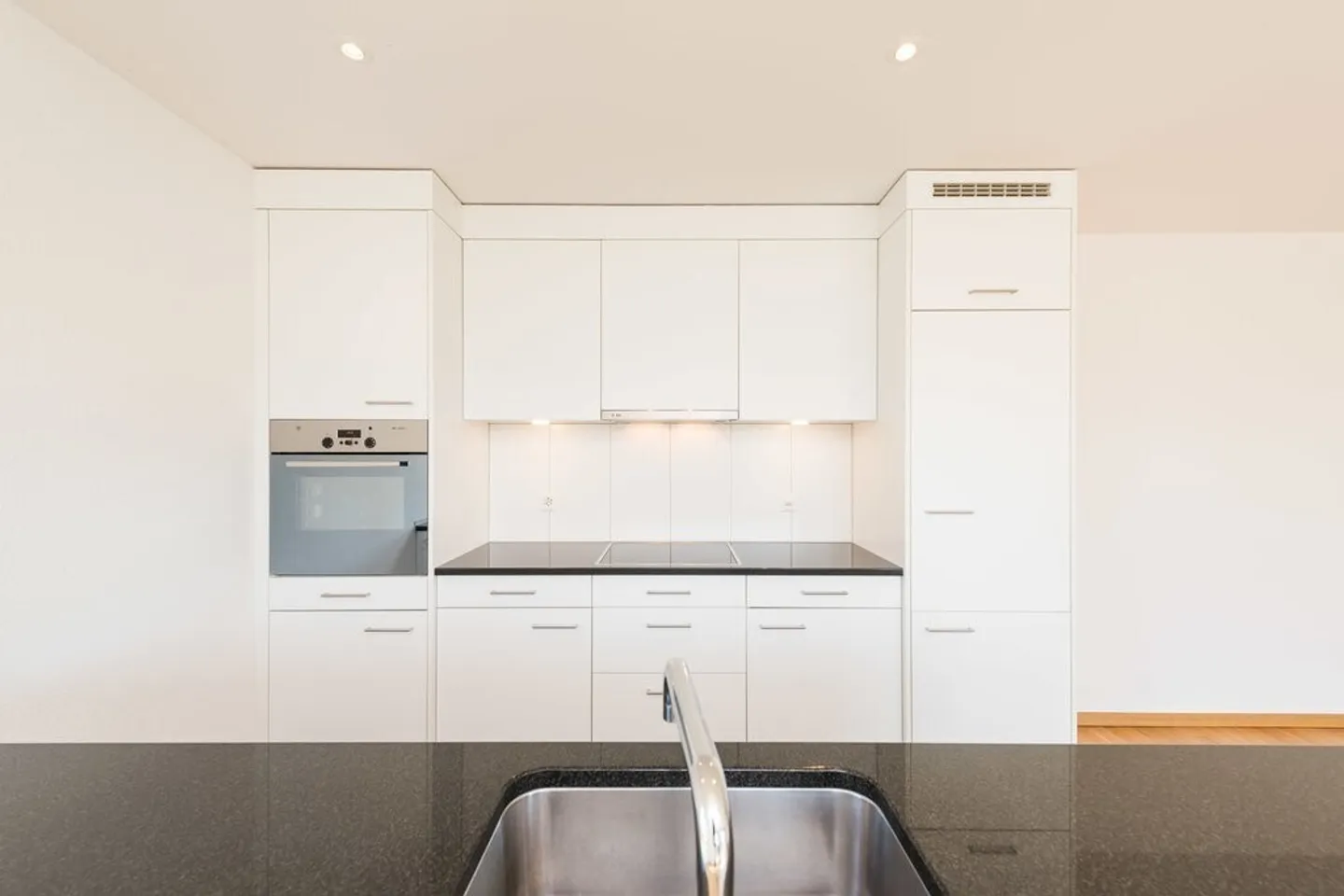 Appartamento moderno con grande balcone - Foto 6 di 8