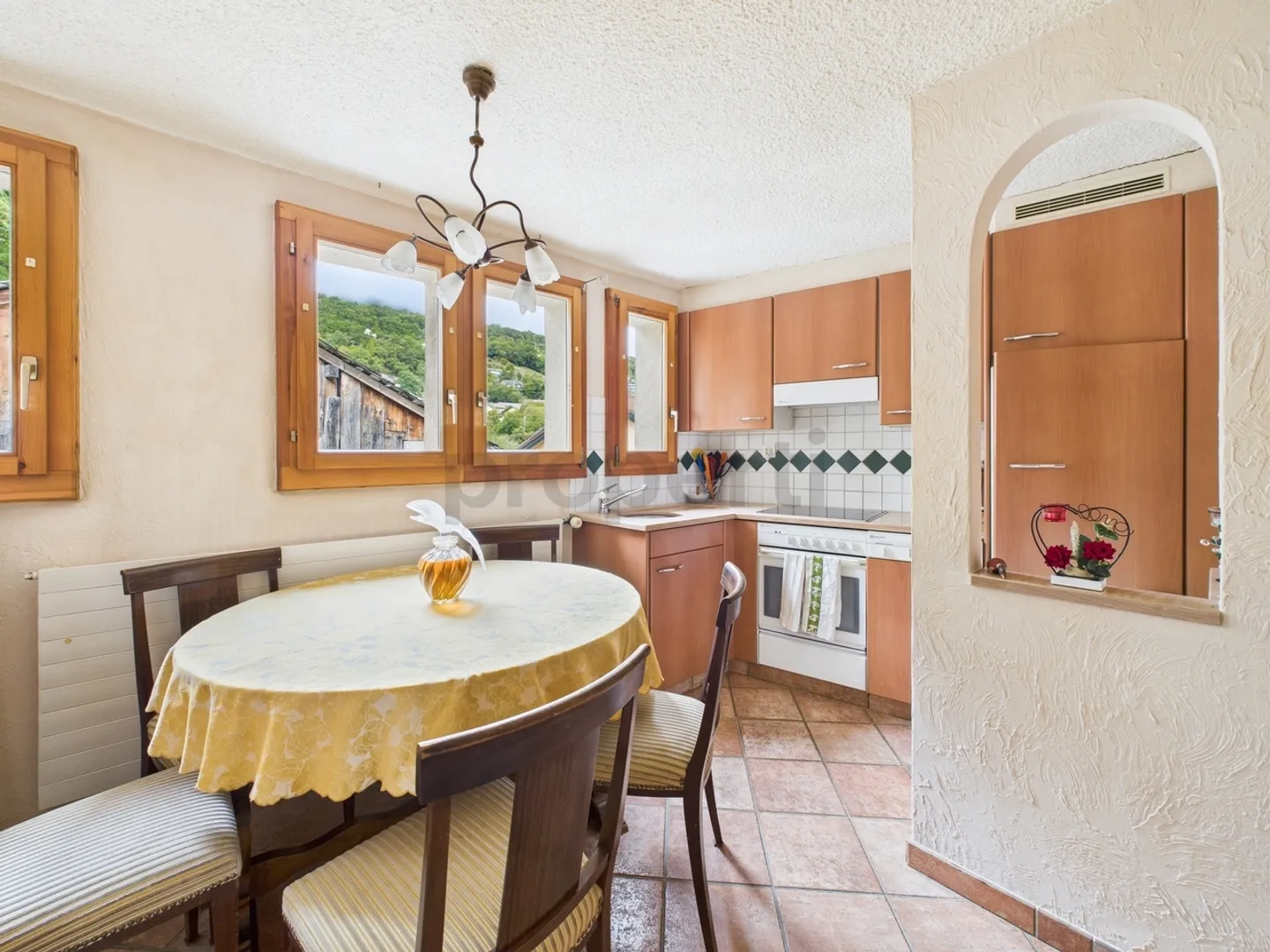 Immeuble multifamilial avec potentiel - Photo 2 sur 13