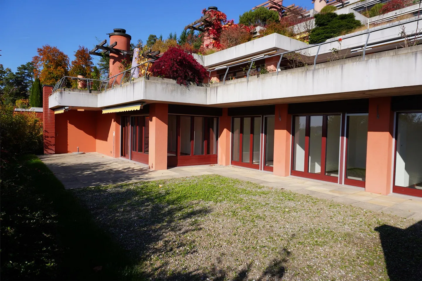 Grosszügige 5.5-Zimmer-Gartenwohnung mit 132 m² - Foto 1 von 17