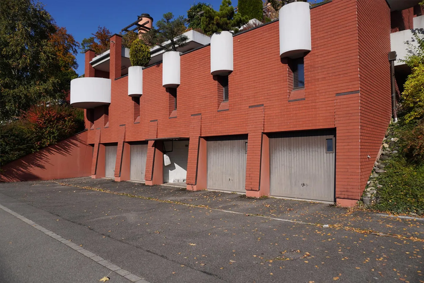 Grosszügige 5.5-Zimmer-Gartenwohnung mit 132 m² - Foto 3 von 17