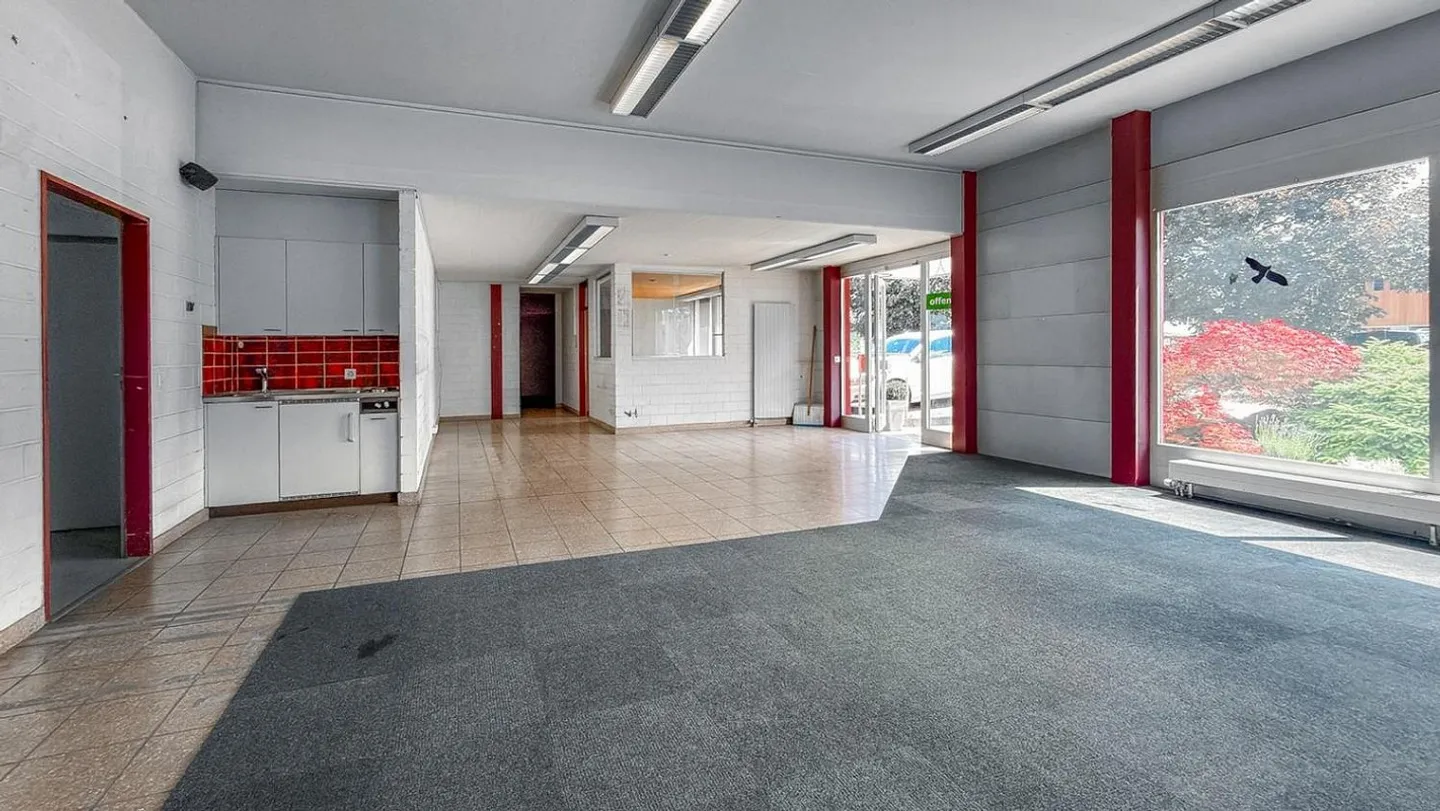 Commercial space with workshop, storage & office - Sissach BL - Photo 5 of 8