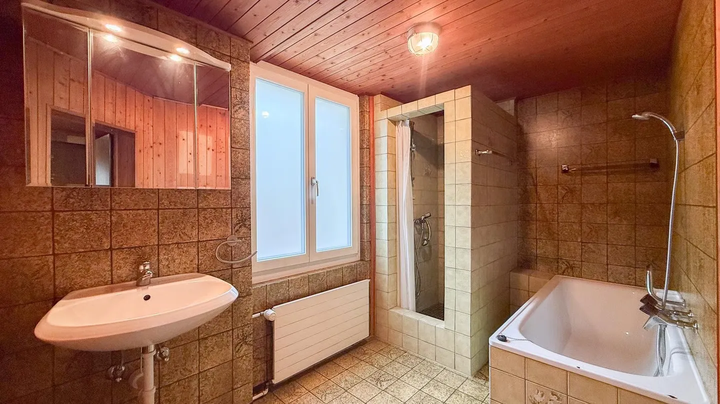 Maison bifamiliale passionnante avec 4 places de garage - Prix vérifié par la banque ! - Photo 22 sur 28