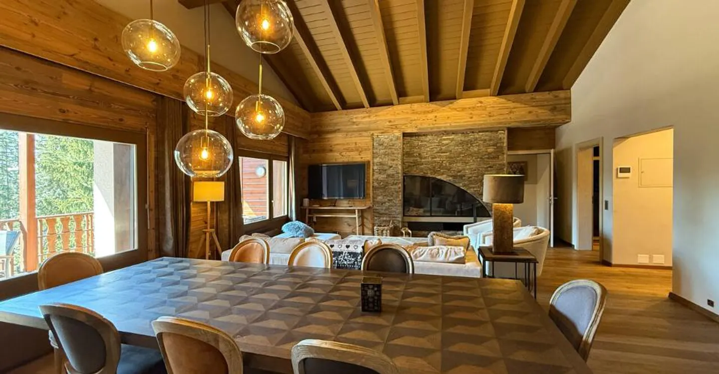 LOC 204 - PALM SPRINGS - ATTIC - Photo 3 of 11