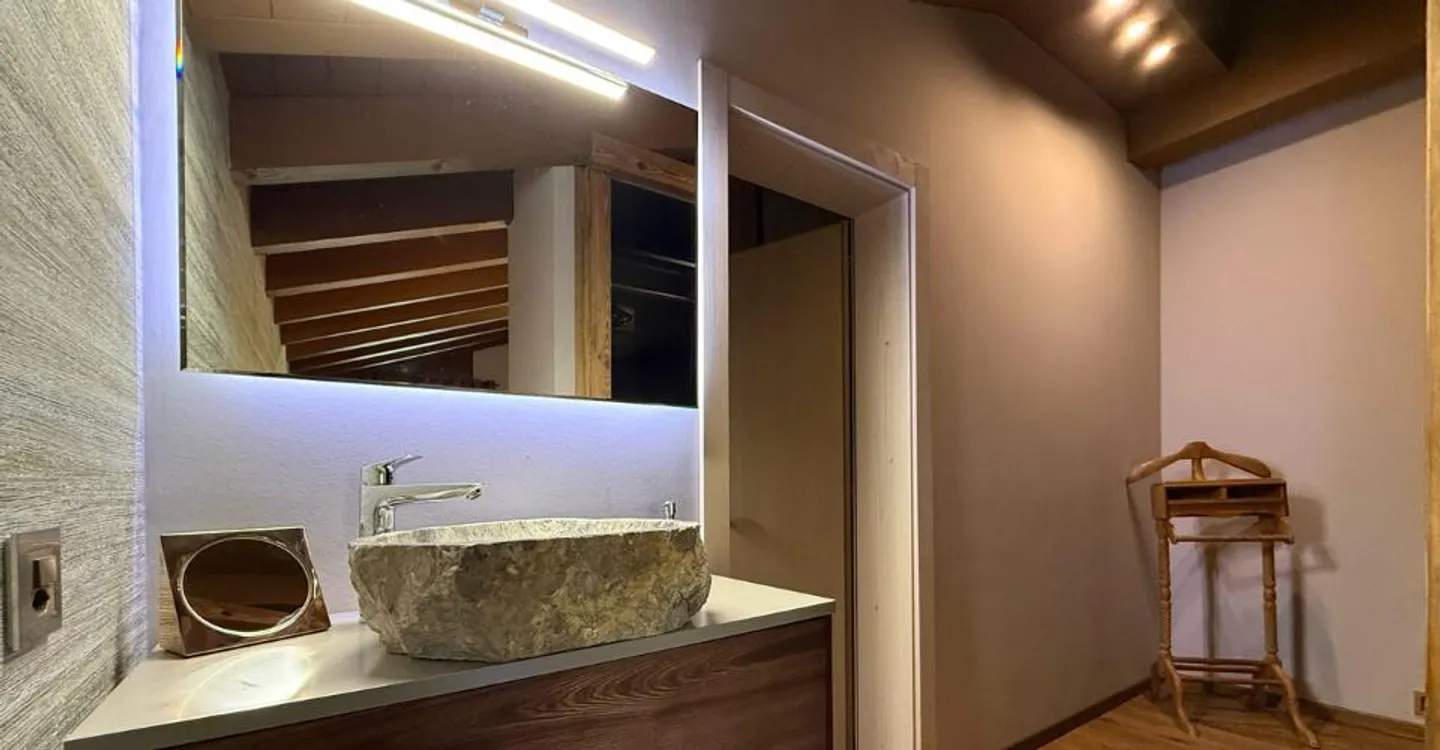 LOC 204 - PALM SPRINGS - ATTIC - Photo 9 of 11