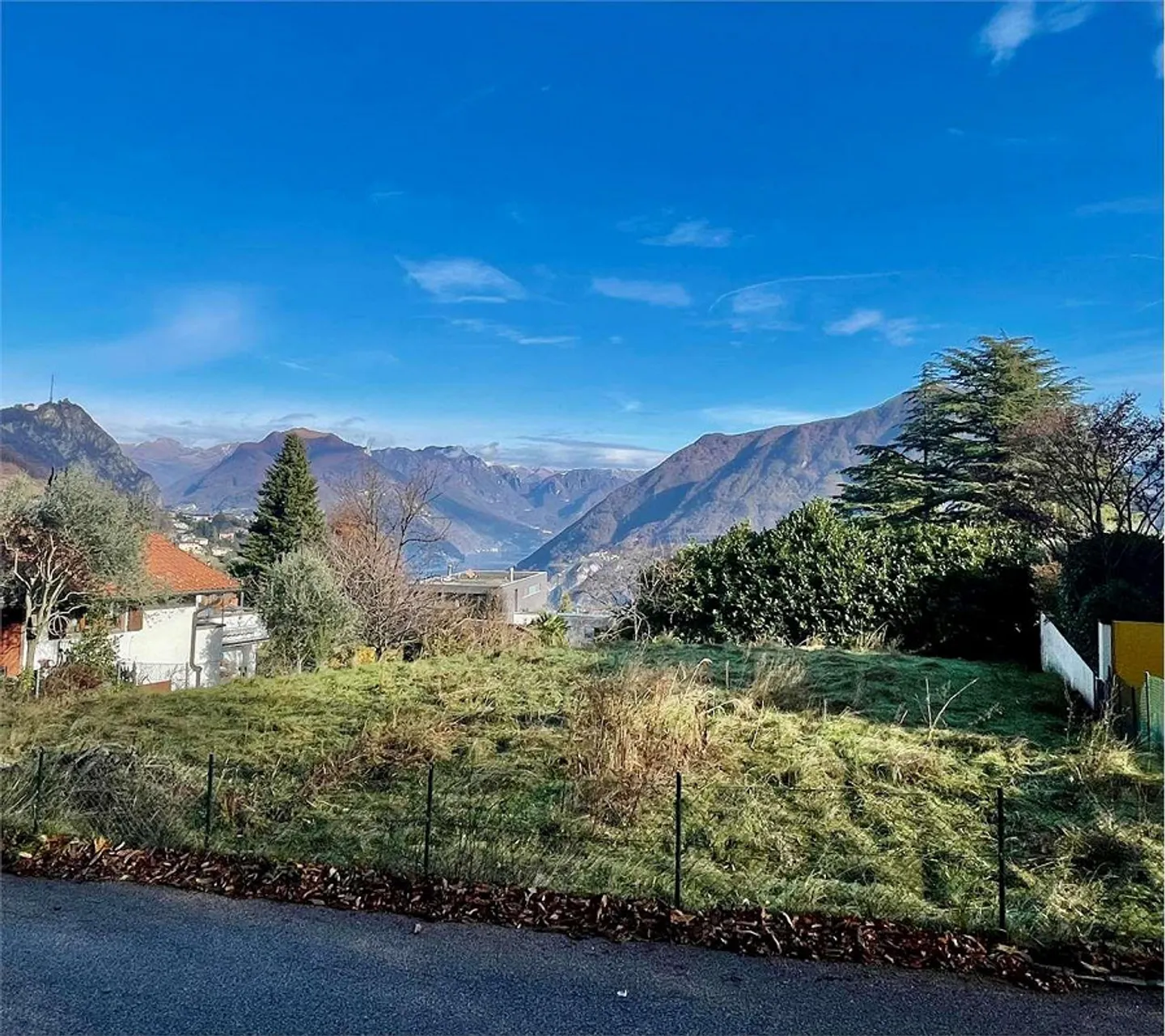 Baugrundstück mit herrlichem Blick und auf den Luganersee - Foto 1 von 1