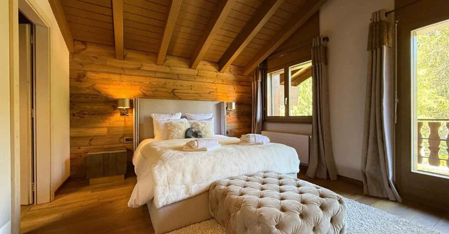 LOC 204 - PALM SPRINGS - ATTIC - Photo 10 of 11