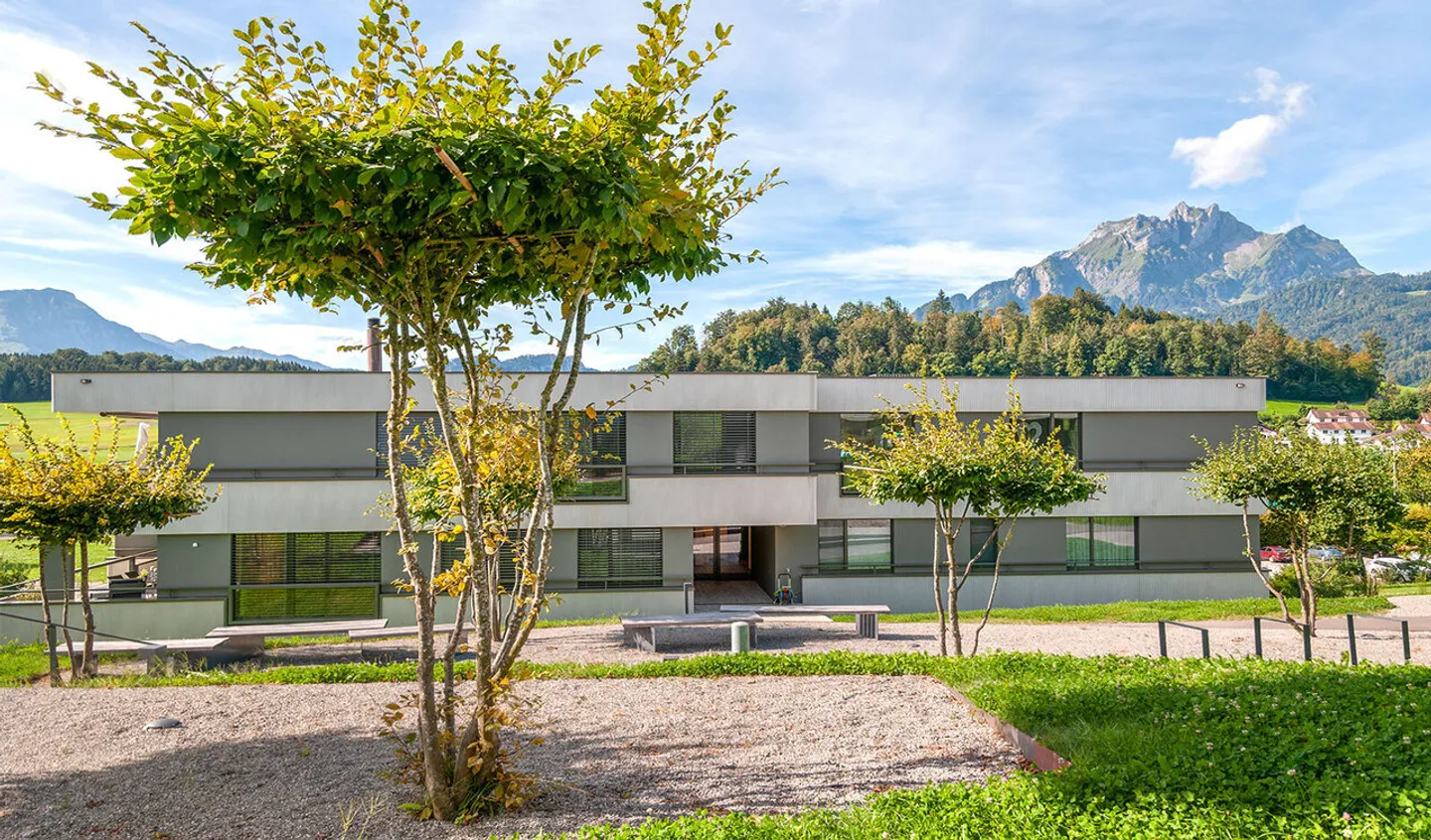 Gehobene 4½-Zimmer-Wohnung mit herrlicher Panoramasicht im Felmispark - Foto 1 von 7