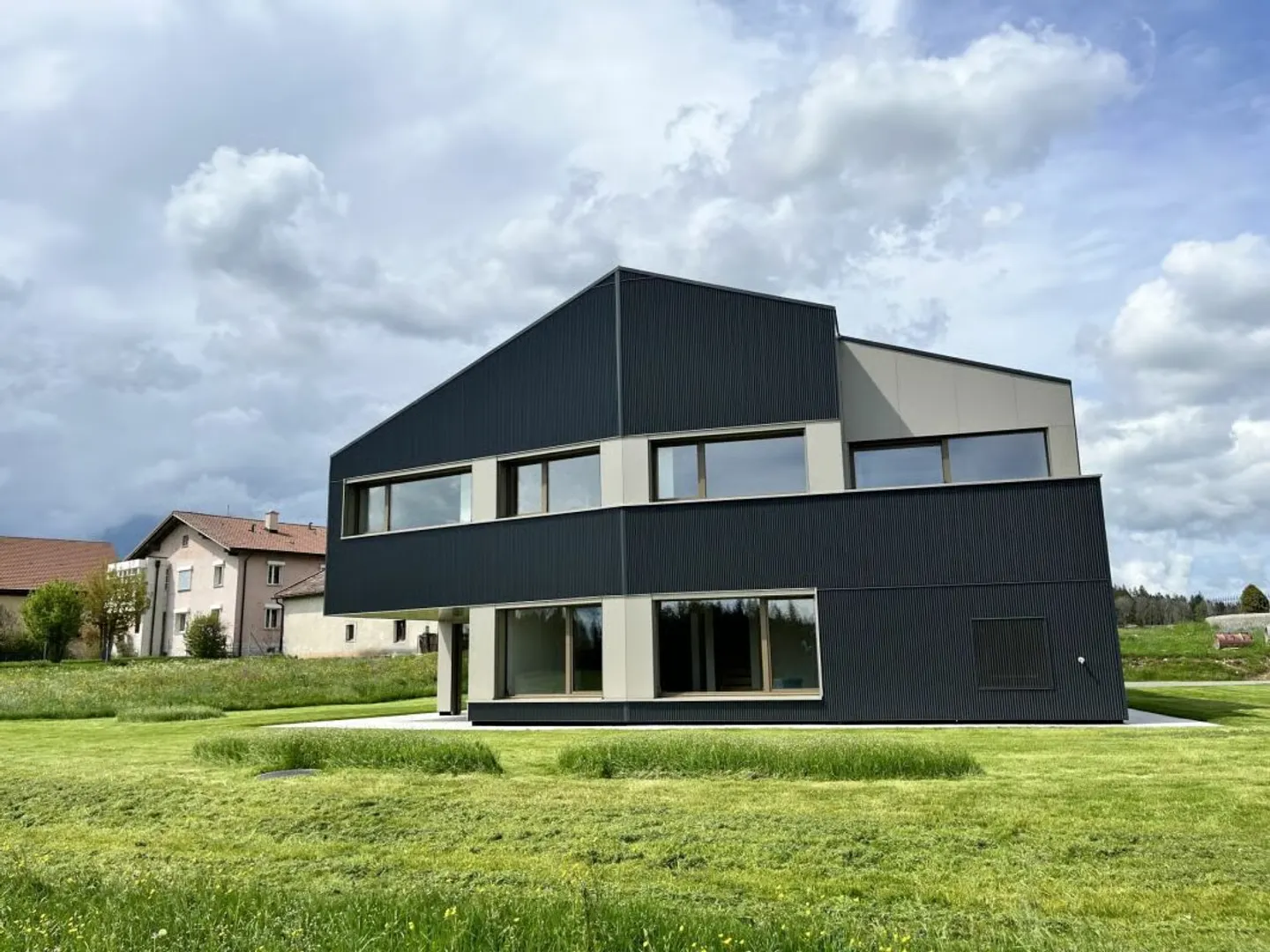 Magnifica villa in affitto per gli amanti della natura nella Valle di Brévine - Foto 1 di 13