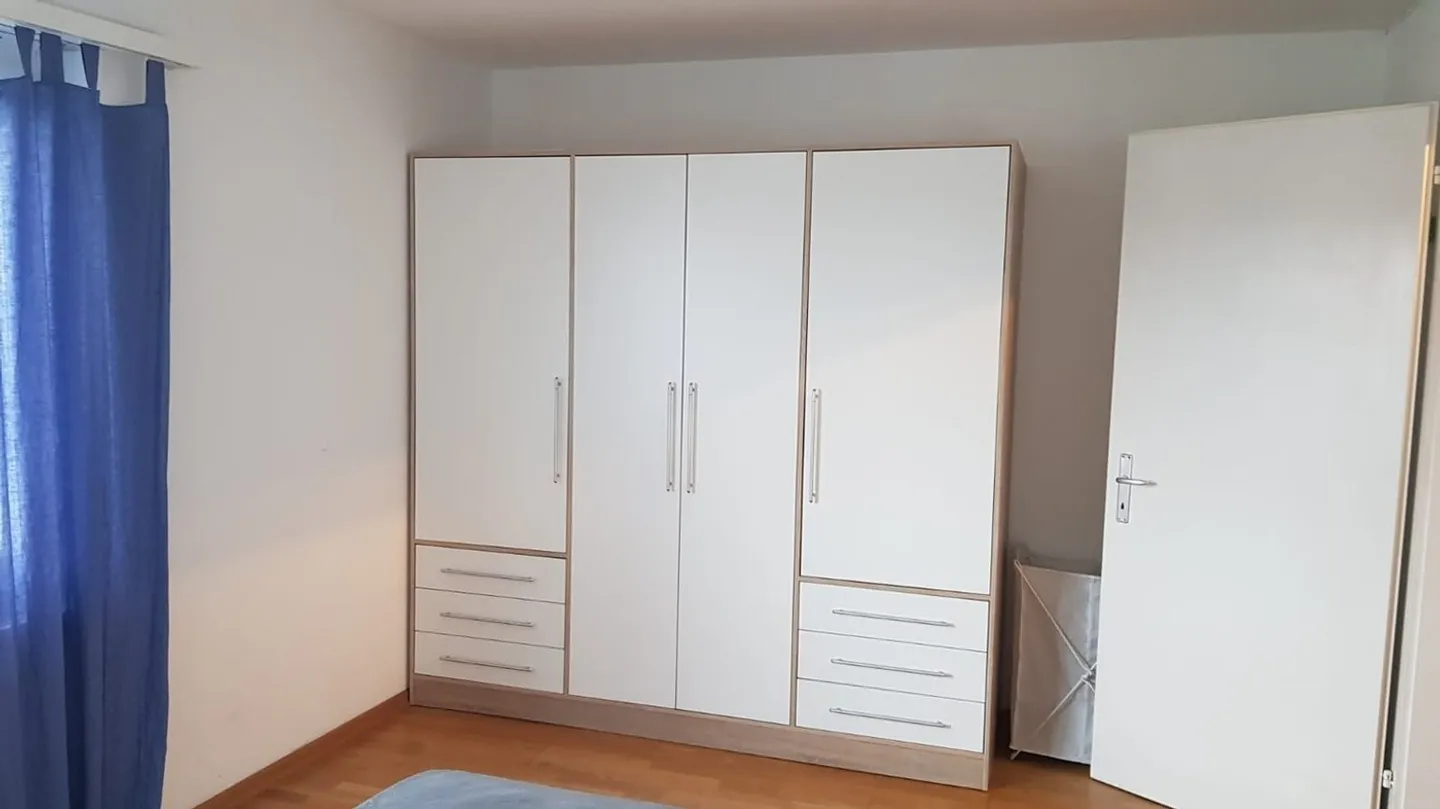 Appartamento moderno e luminoso di 2,5 stanze – Completamente arredato, posizione privilegiata ad Adliswil - Foto 9 di 13