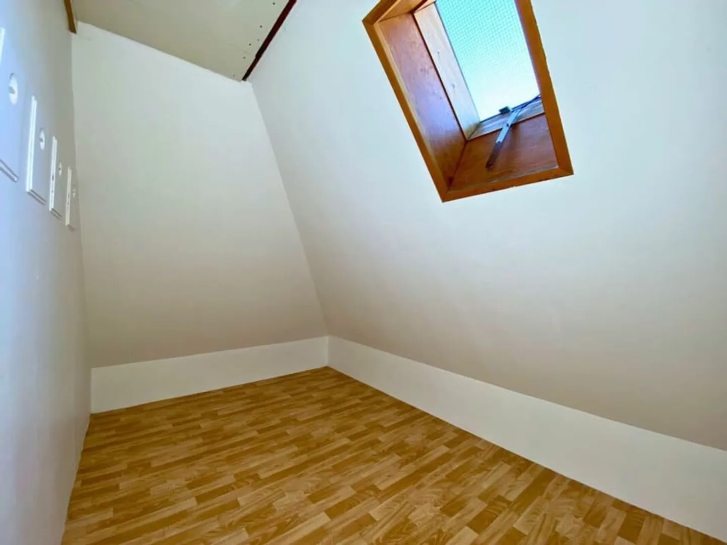 Wunderschöne Dachgeschosswohnung mit 3,5 Zimmern und 121 m² Wohnfläche - Foto 12 von 13