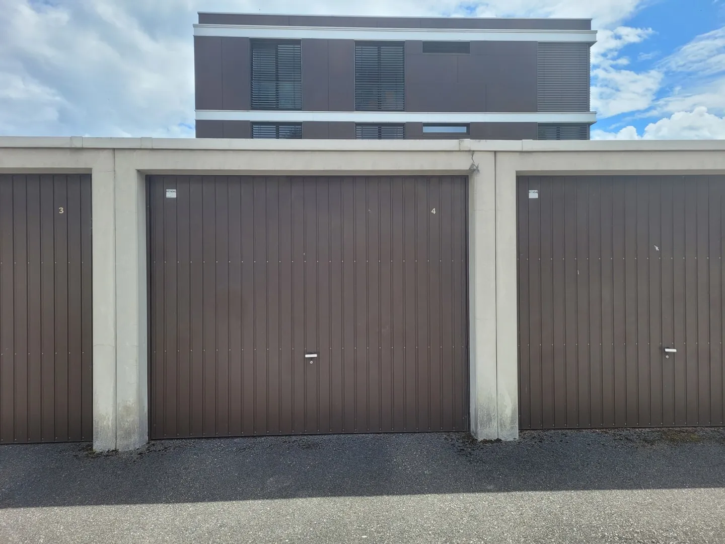 Individual garage No 4 of more than 16 m2 - Photo 2 of 8