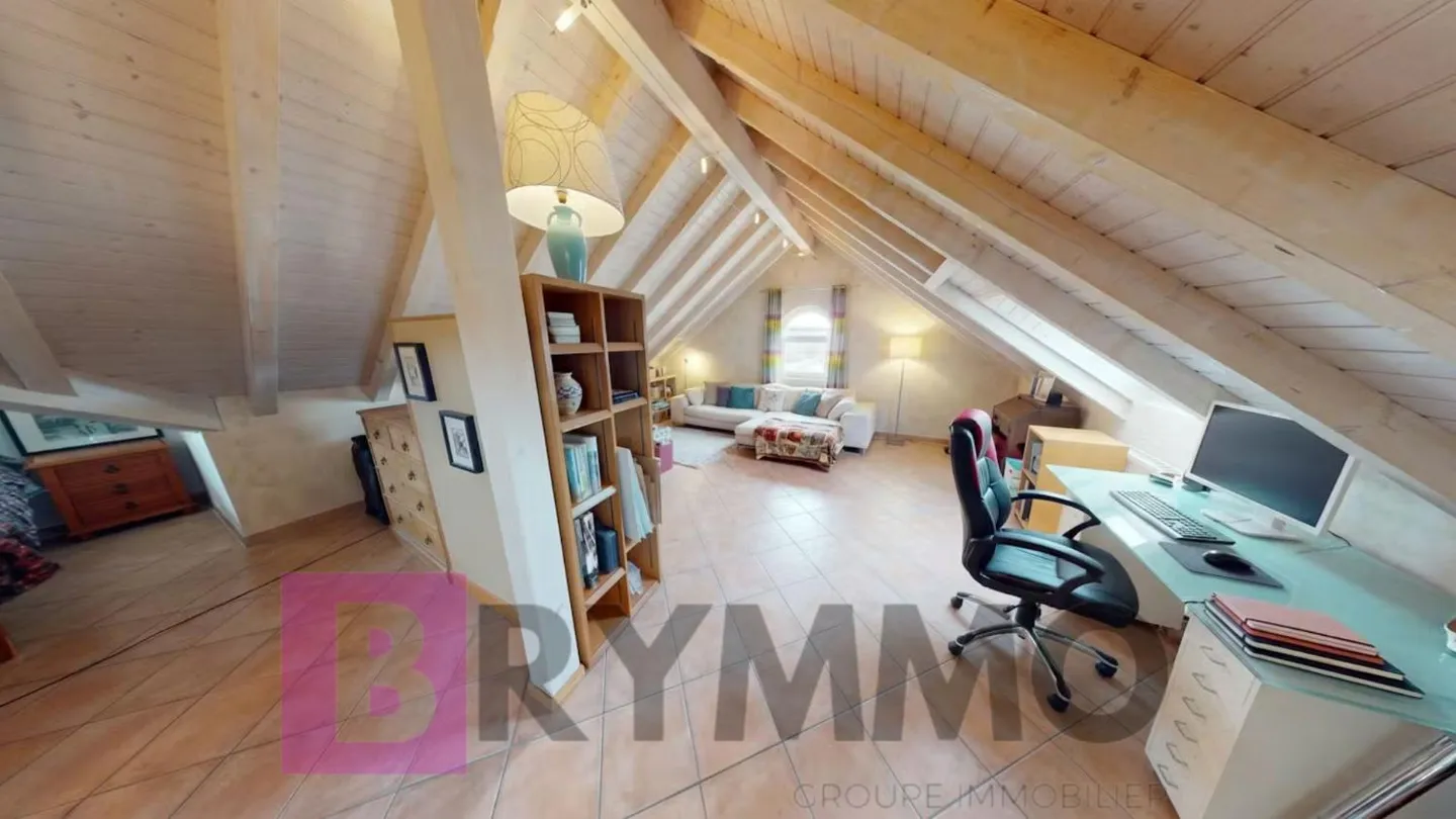 Semi-Detached House with 5.5 Rooms in the Heart of the City - Photo 14 of 19