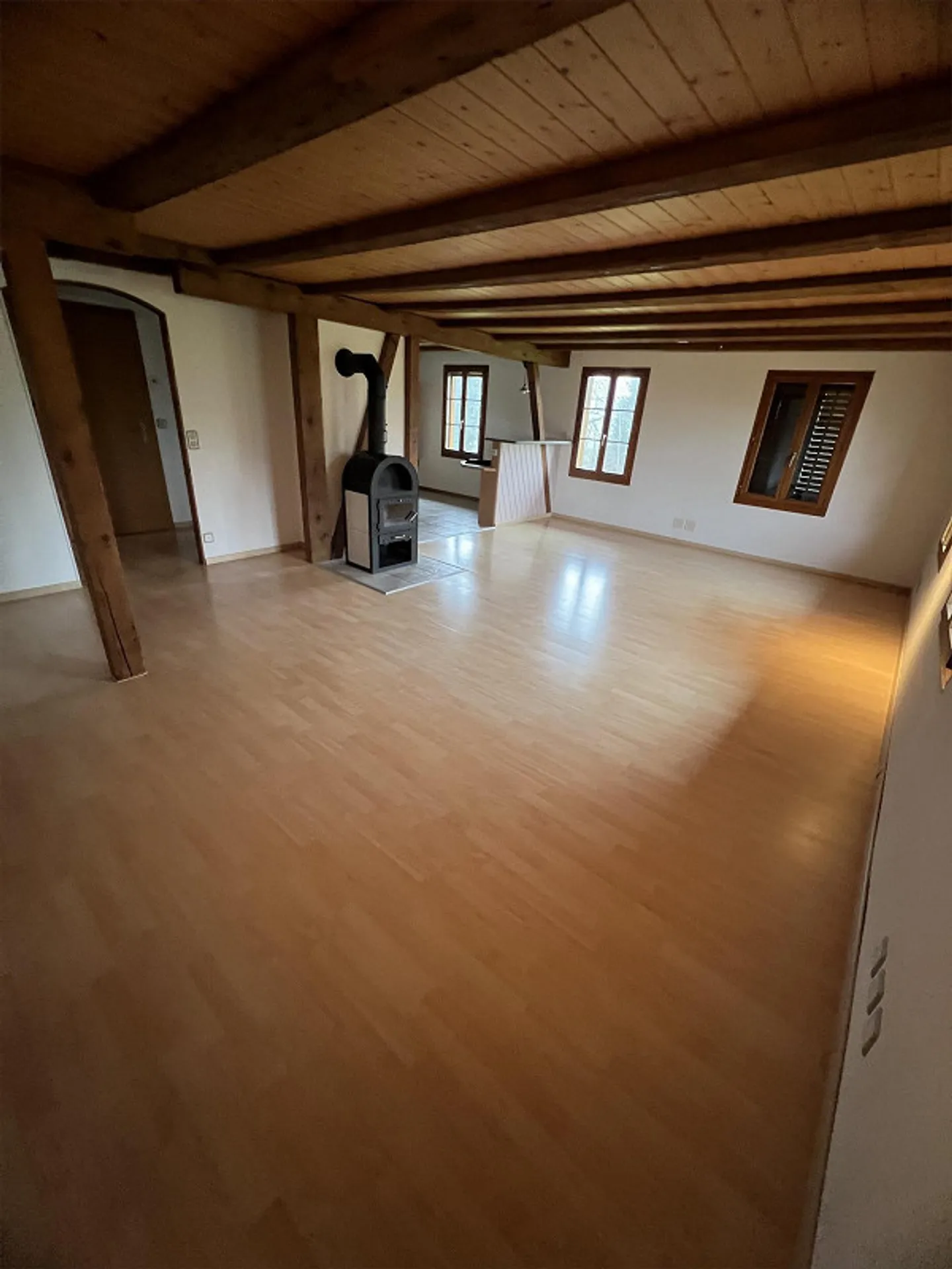 Charming 4.5 Room Apartment with Balcony and a Lot of Living Feel in Rotkreuz - Photo 1 of 15