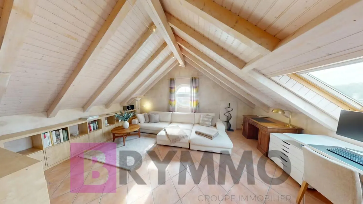 Semi-Detached House with 5.5 Rooms in the Heart of the City - Photo 11 of 19