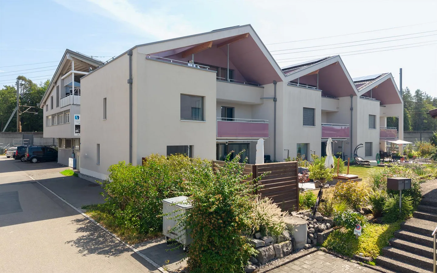 ImmoWyss - Profitez de beaucoup d'espace dans une maison de ville de 5,5 pièces - Photo 1 sur 13