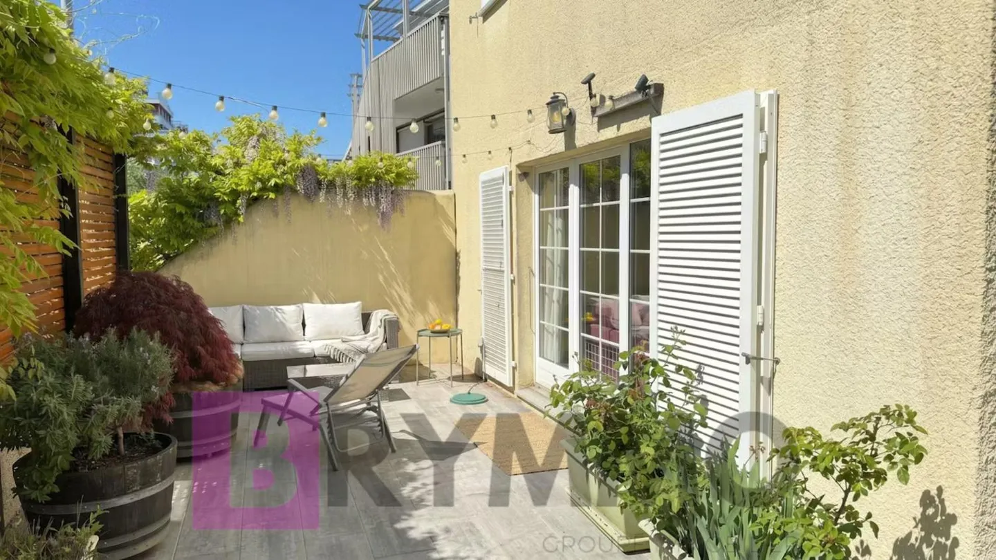 Semi-Detached House with 5.5 Rooms in the Heart of the City - Photo 17 of 19