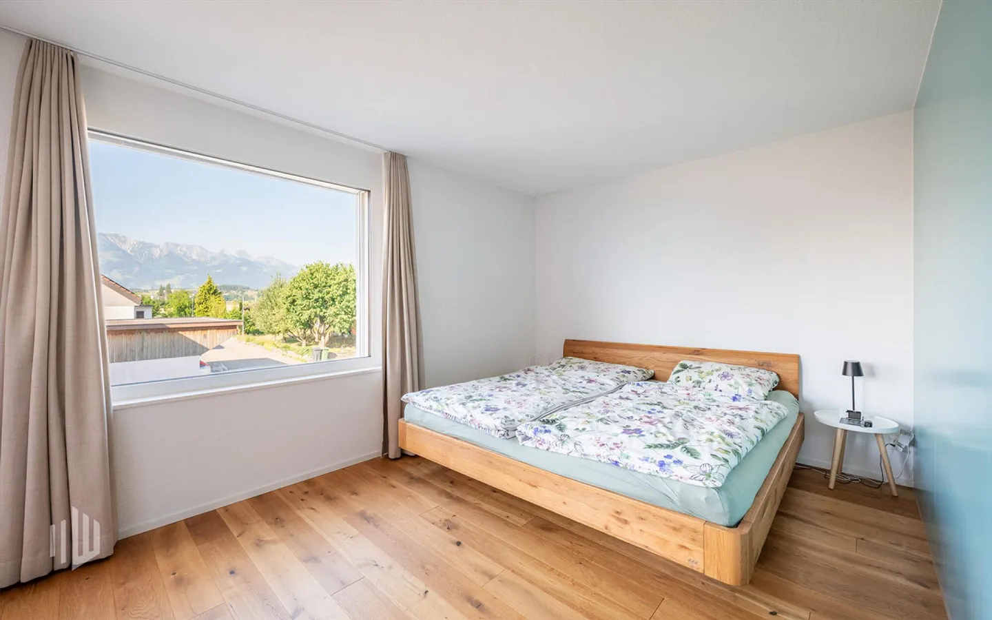 ImmoWyss - Profitez de beaucoup d'espace dans une maison de ville de 5,5 pièces - Photo 6 sur 13