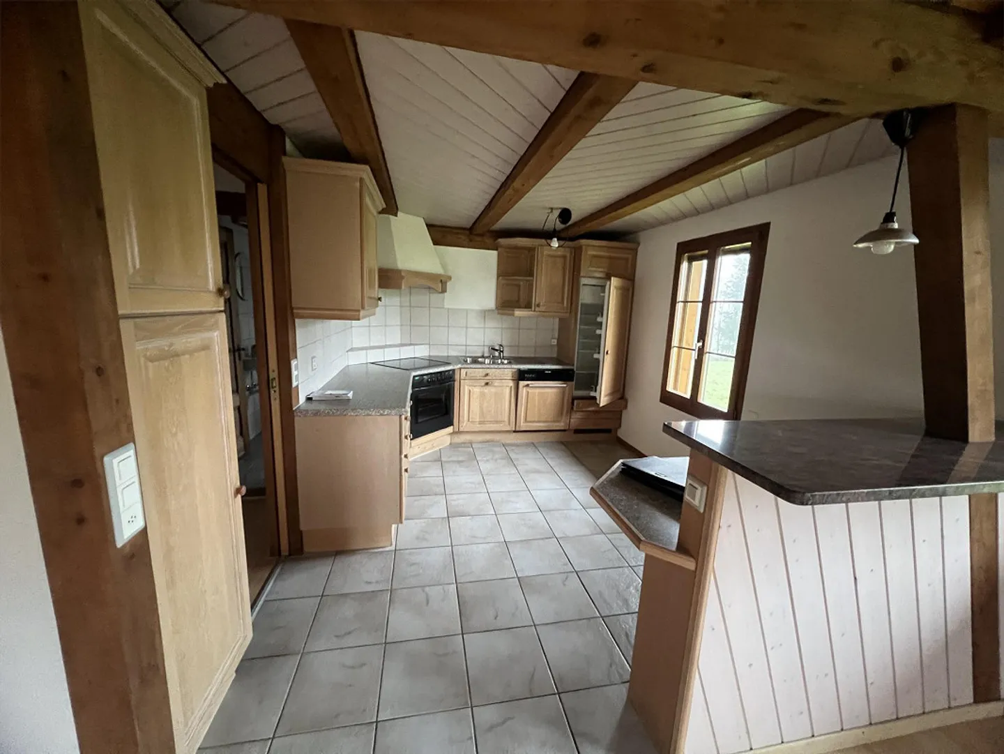 Charming 4.5 Room Apartment with Balcony and a Lot of Living Feel in Rotkreuz - Photo 12 of 15