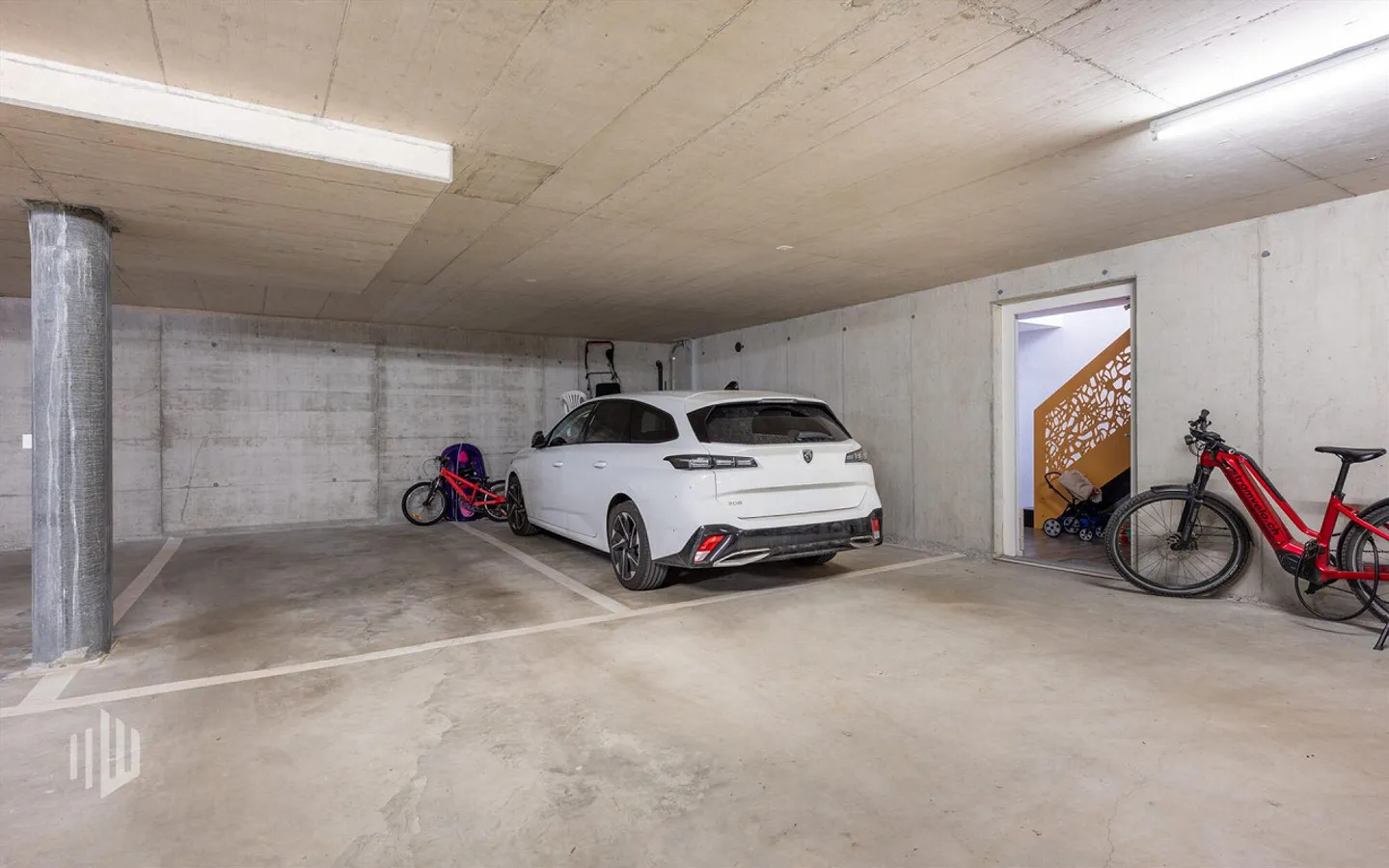 ImmoWyss - Profitez de beaucoup d'espace dans une maison de ville de 5,5 pièces - Photo 10 sur 13