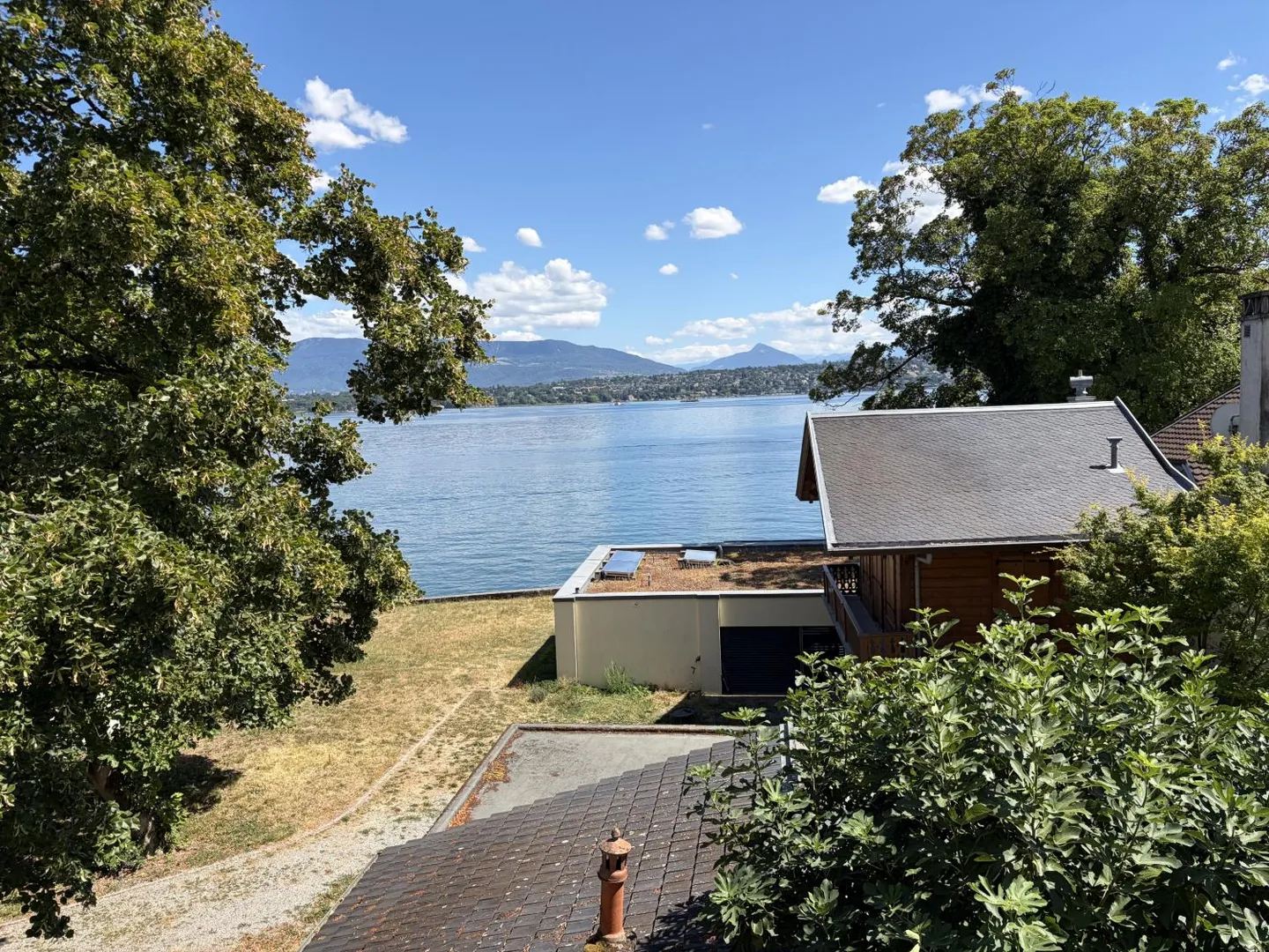 Villa Charmante avec Vue sur le Lac - Photo 12 sur 13