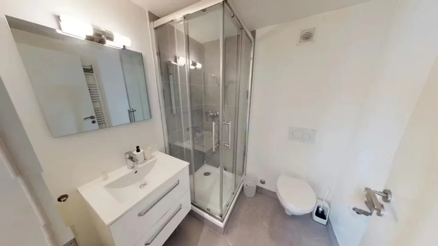 Charming Chalet Retreat - Photo 5 of 8