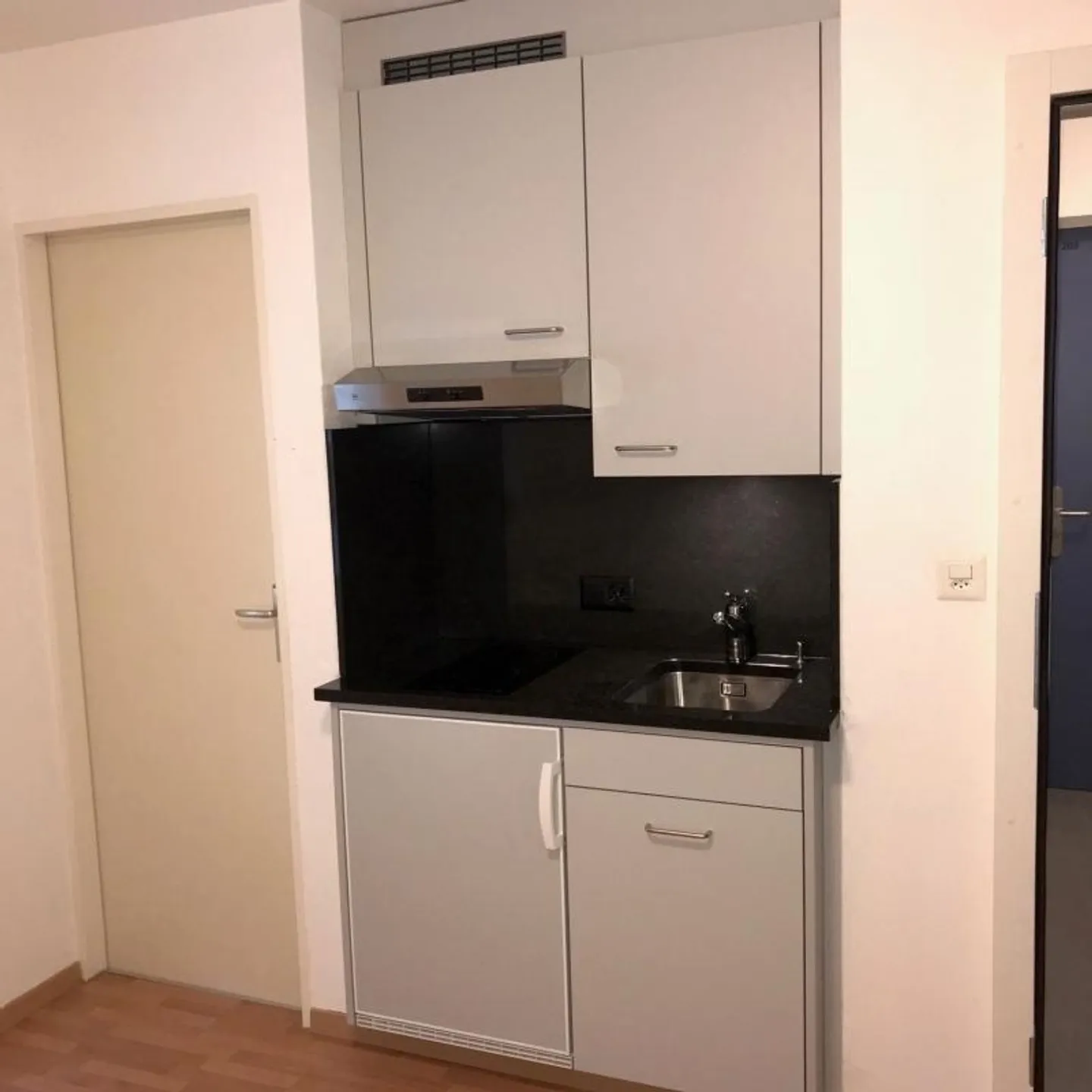 Möbliertes Studio Mieten - Foto 1 von 3