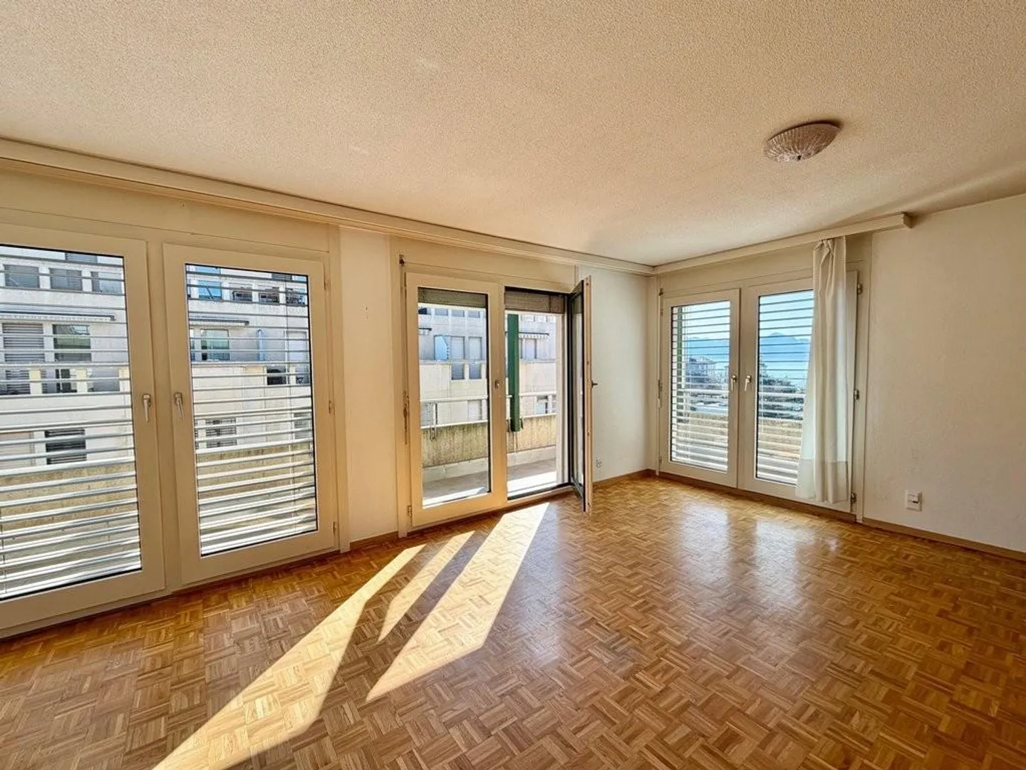 A saisir ! Charmant studio proche de toutes commodités ! - Photo 2 sur 4