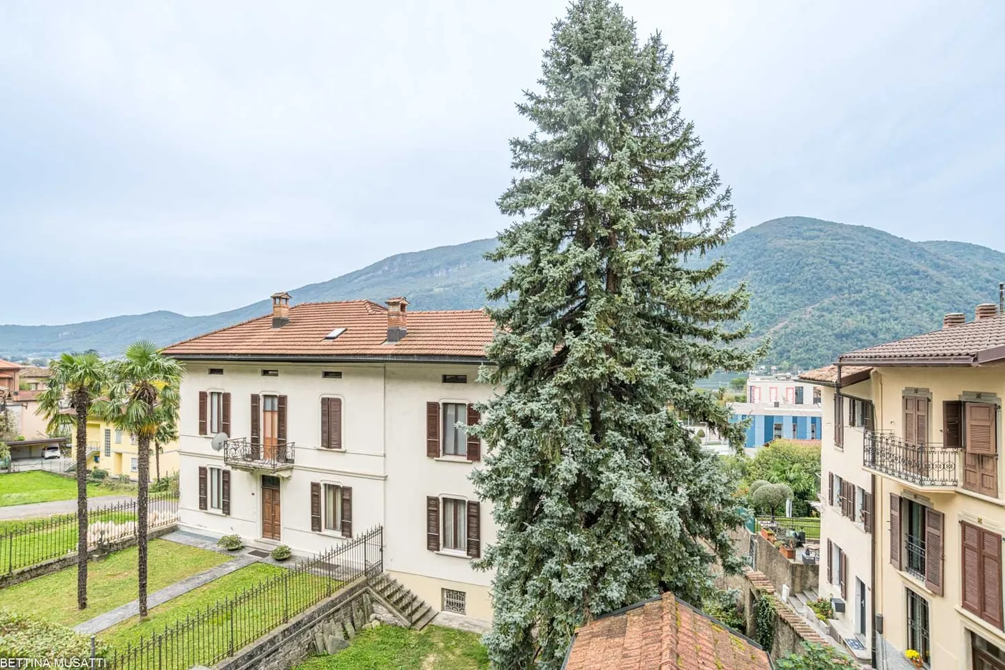 MELANO – 3.5 Rooms Renovated with Modern Comfort - Photo 10 of 13