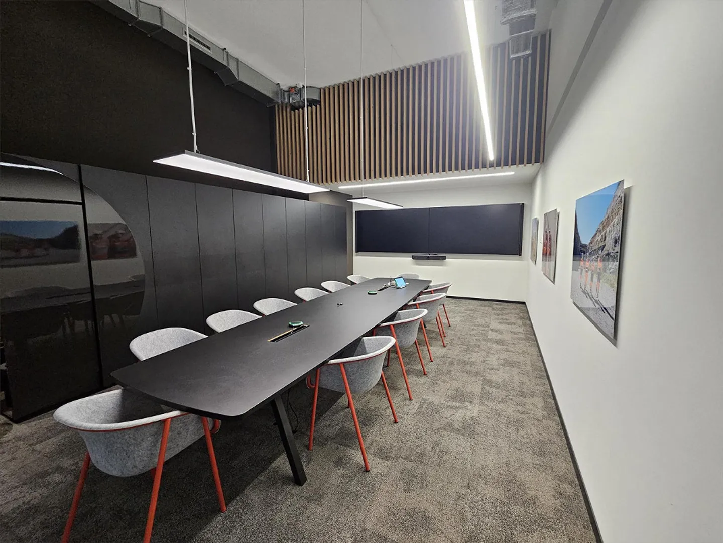 Sublocazione – 800 m² di uffici pronti all'uso e completamente arredati - Foto 3 di 10