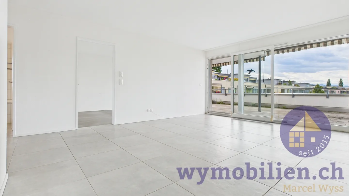 Dreamlike 4.5-room penthouse apartment with mountain view in Münsingen - Photo 4 of 12