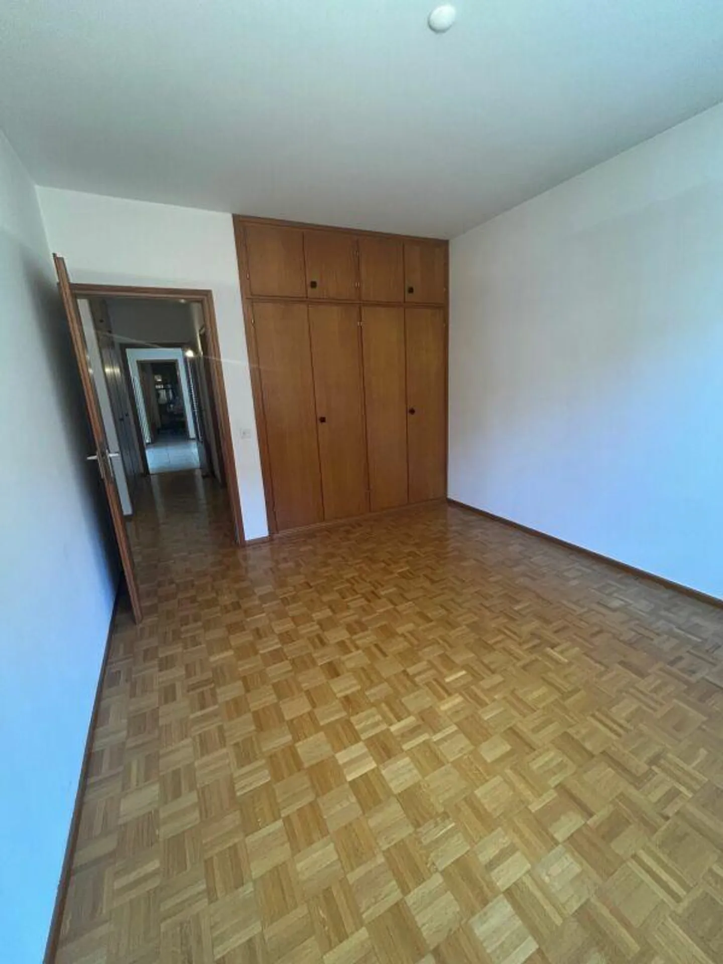 Cadempino | 4.5 | Pigione 1'900 | SPESE 400 | Posteggio esterno 70 ... - Foto 5 di 8