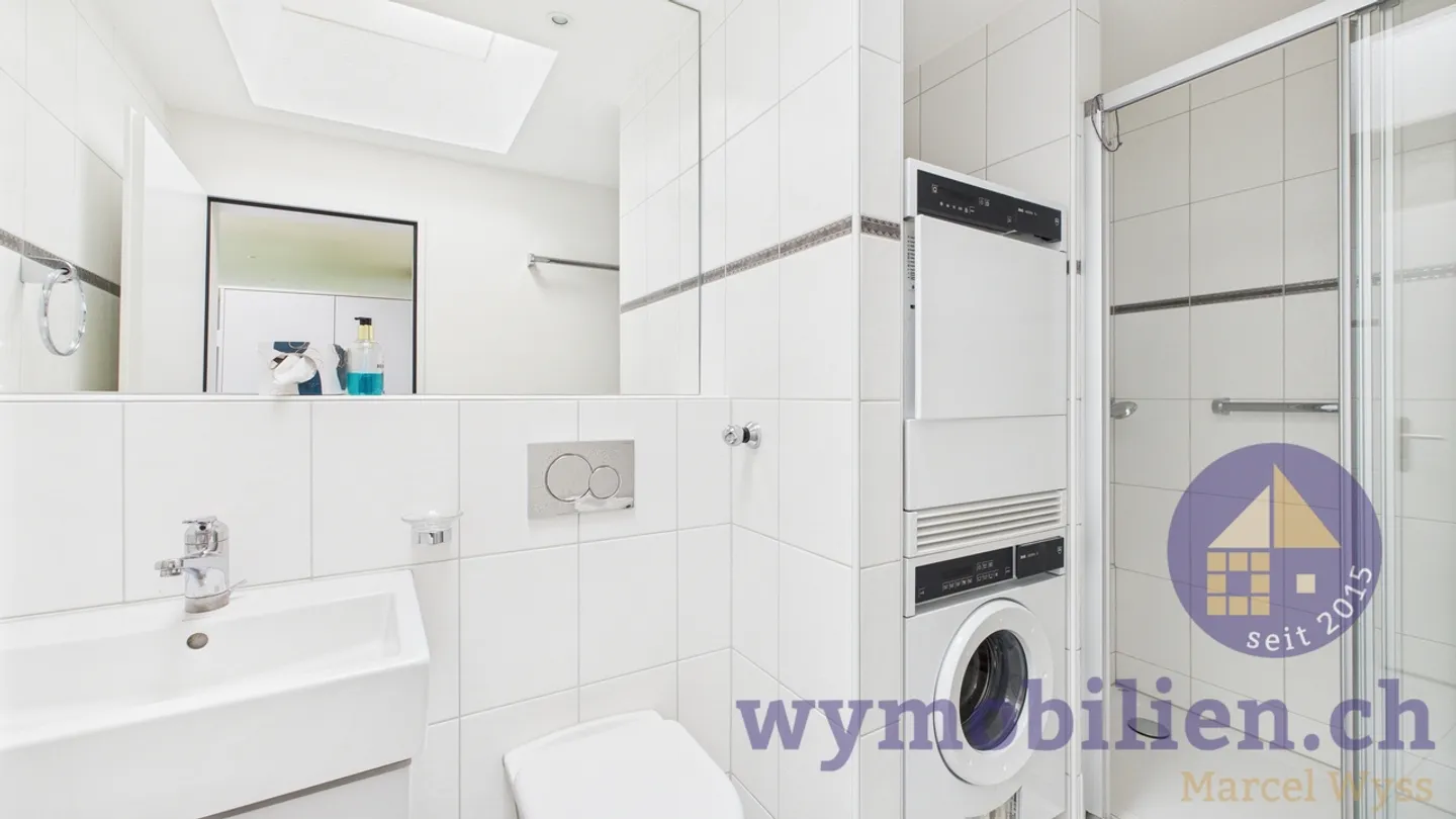 Dreamlike 4.5-room penthouse apartment with mountain view in Münsingen - Photo 10 of 12
