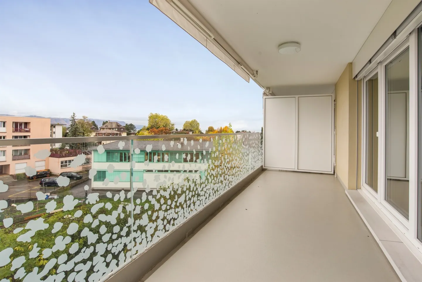 Apartment with Charm - Photo 6 of 10