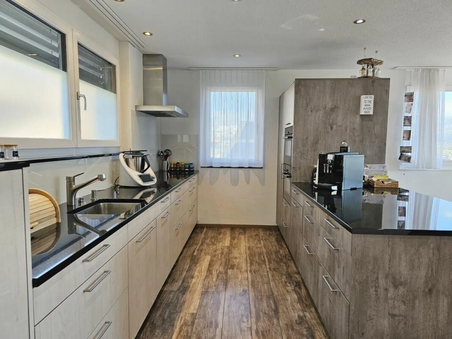 Appartement en duplex exclusif de 5,5 pièces dans un emplacement sud dégagé... - Photo 8 sur 20