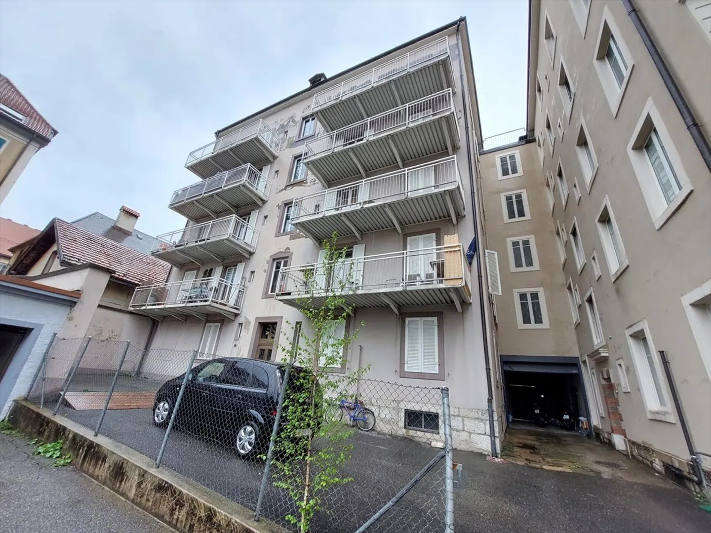 Edificio in affitto con 9 appartamenti e 1 locale commerciale - Foto 2 di 13