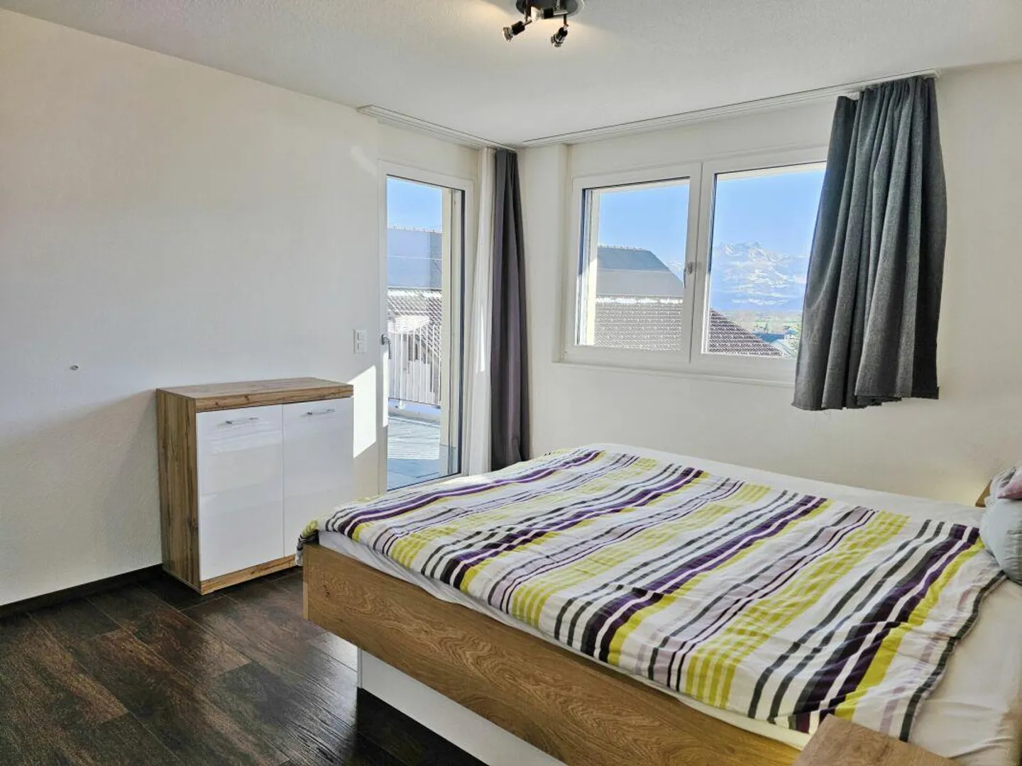 Appartement en duplex exclusif de 5,5 pièces dans un emplacement sud dégagé... - Photo 11 sur 20